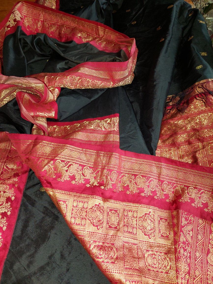 Saree Indian, autentic.