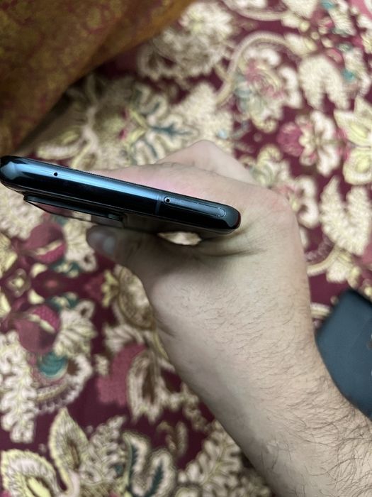 Samsung s 20 ultra sotiladi . 12/256gb