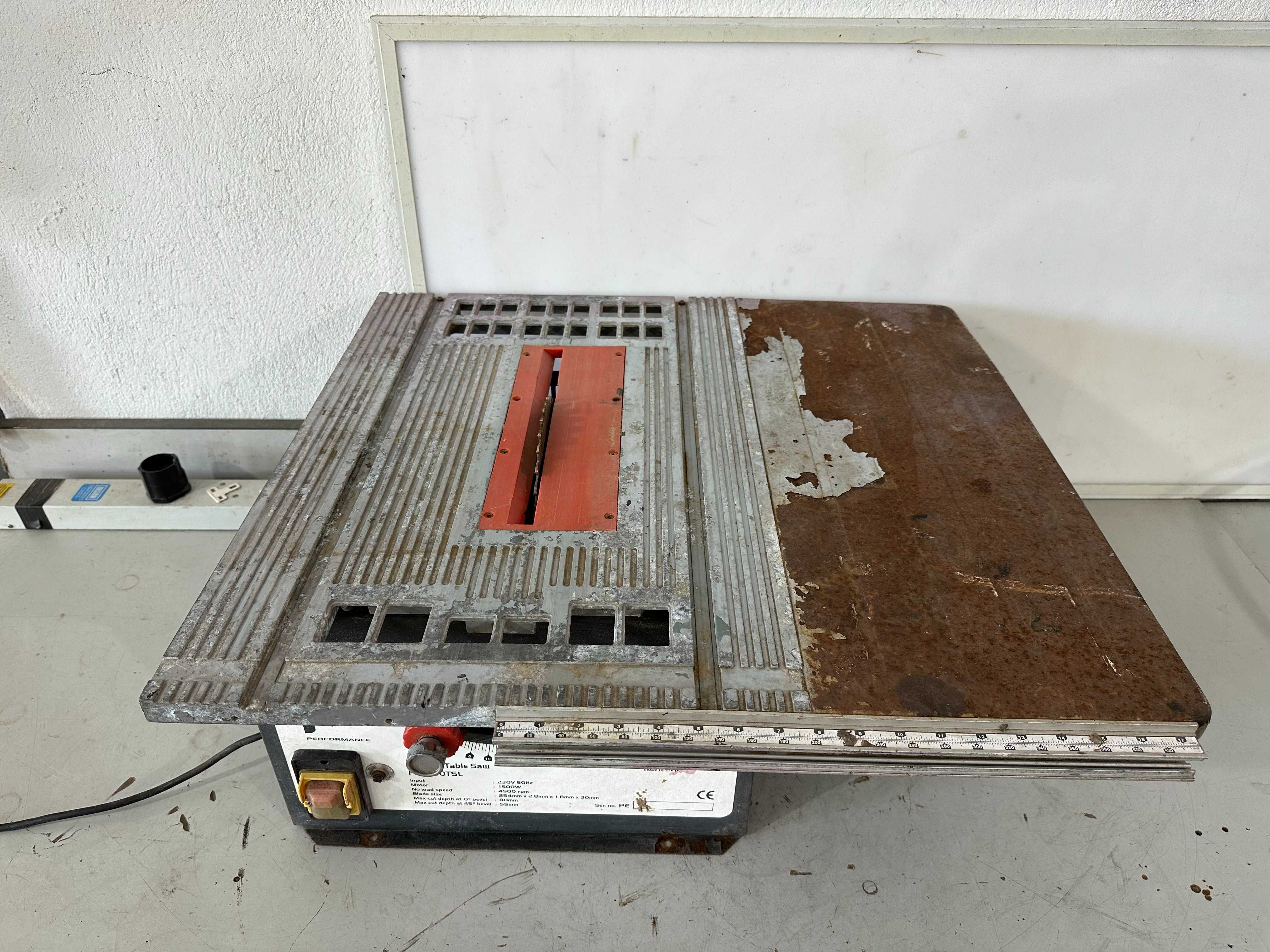 Циркуляр за дърво - Pro 1500 W
