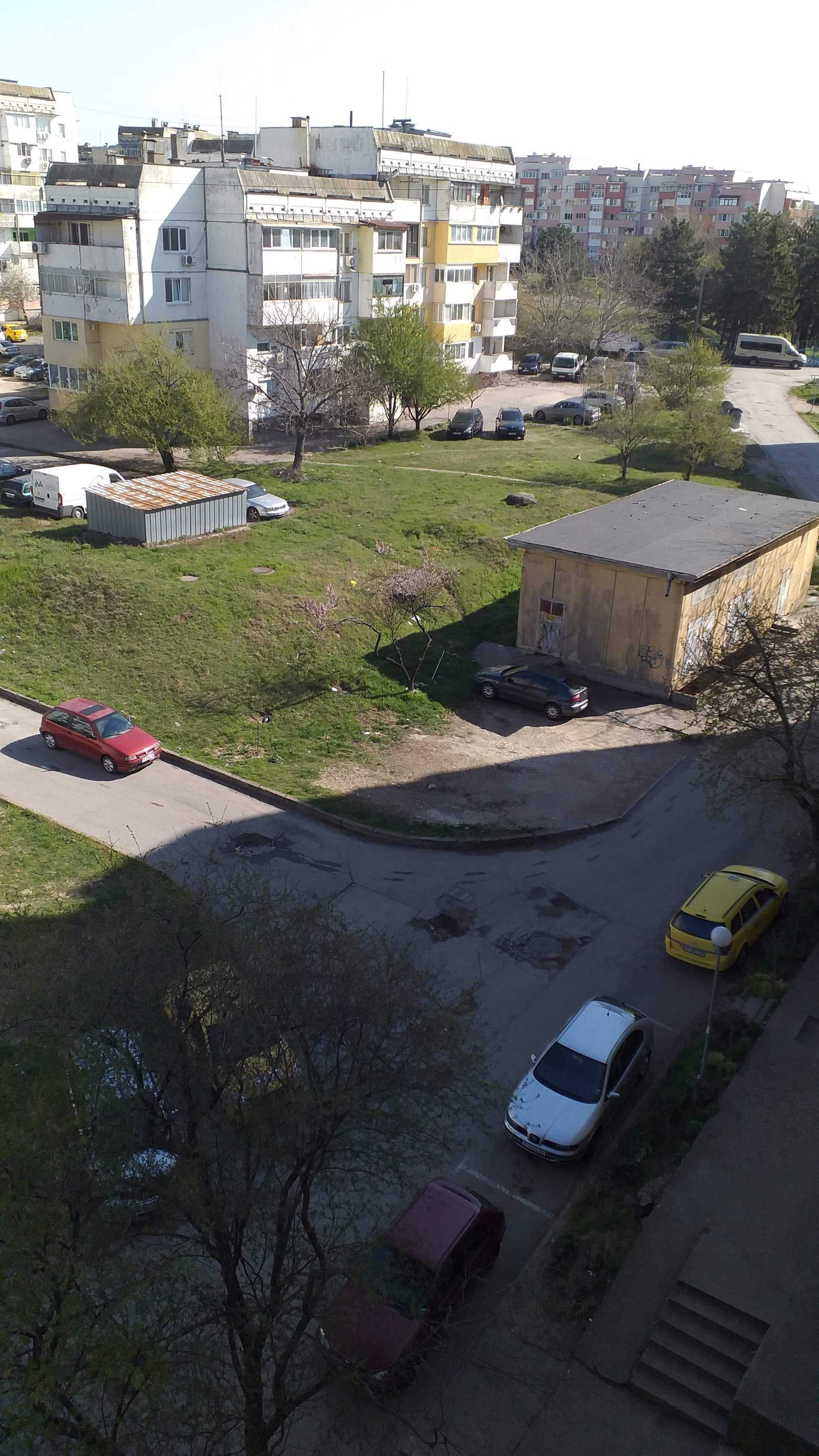 СОБСТВЕНИК продава двустаен в кв. Чародейка Север с наематели