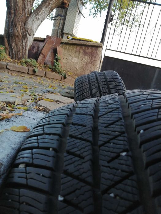 Зимни гуми Барум 225/45/17  DOT 3521. 4бр