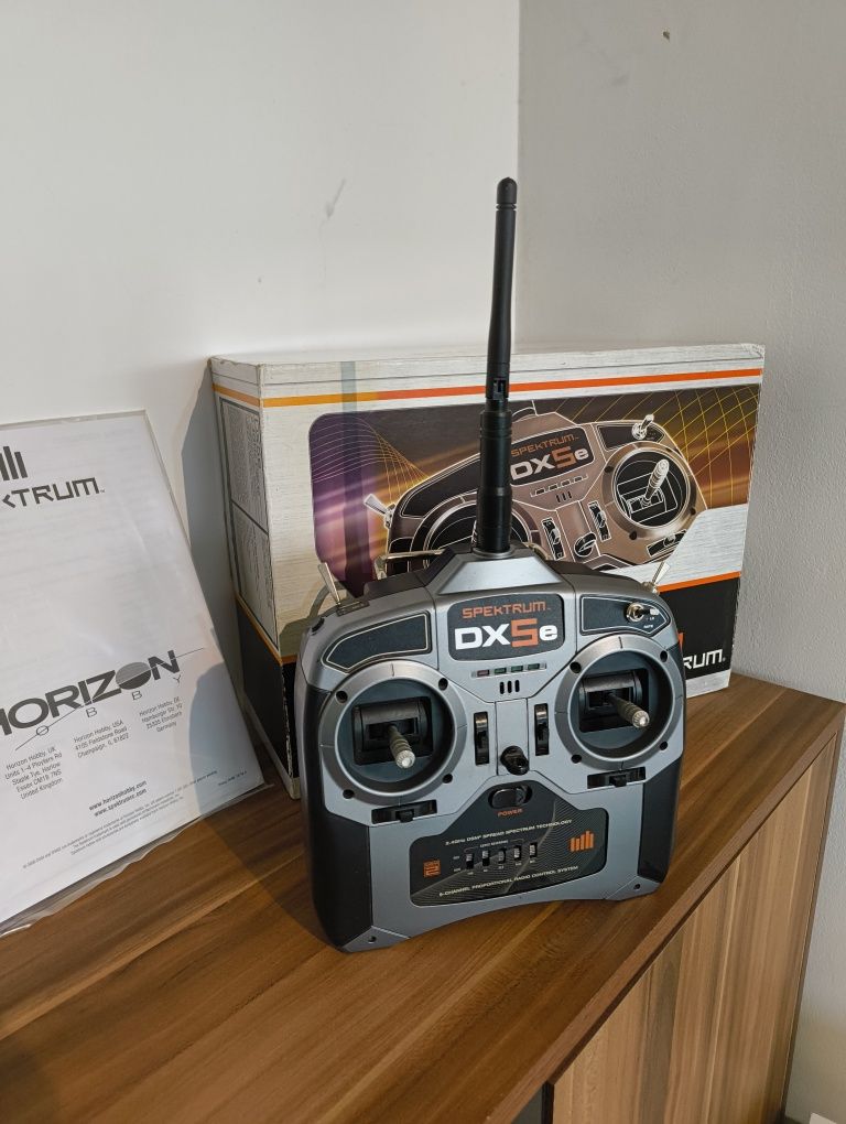 Дистанционно управление апаратура радиоуправляема Spektrum DX5e 2.4GHz