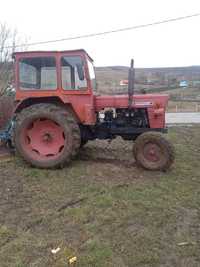 Vând tractor U650+plug