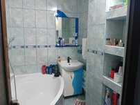 Vând apartament 2 camere semidecomandat, etaj 1, zona Mazepa Galați.
