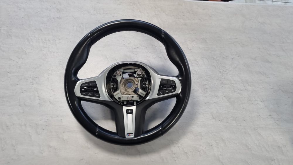 Оригинален волан за БМВ G30 фуул екстри