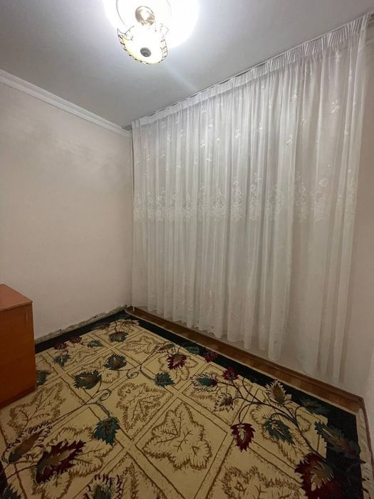 Arenda ibinsino 1*2 xona qilingan 300$
Шайхонтахур район 
Ибн Сино