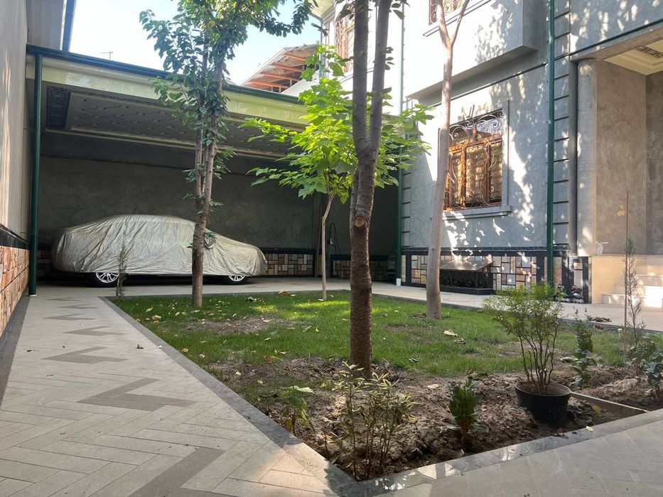 Продается Около Ипподрома Дом 6 комнатный 3 сотоки