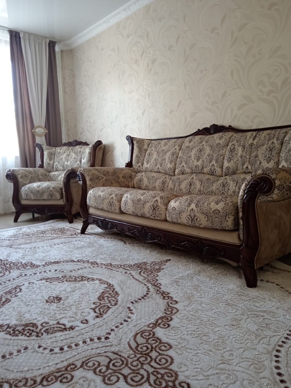 Продам диван с креслом