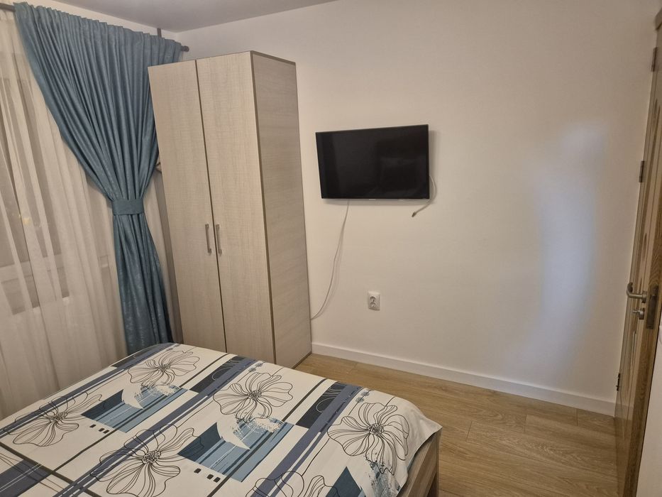 Apartament 3 camere semi-decomandat