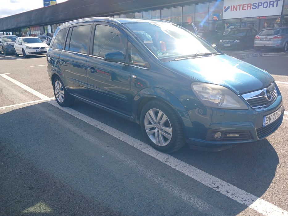 Vând Opel Zafira