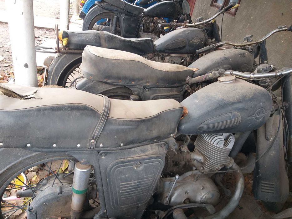 motocicleta Ij fara atas