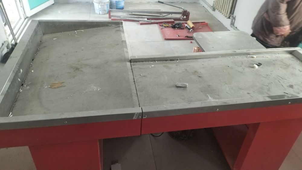 Стол для магазина,металический