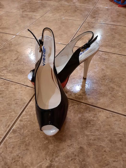 sandale Jennika negre 39