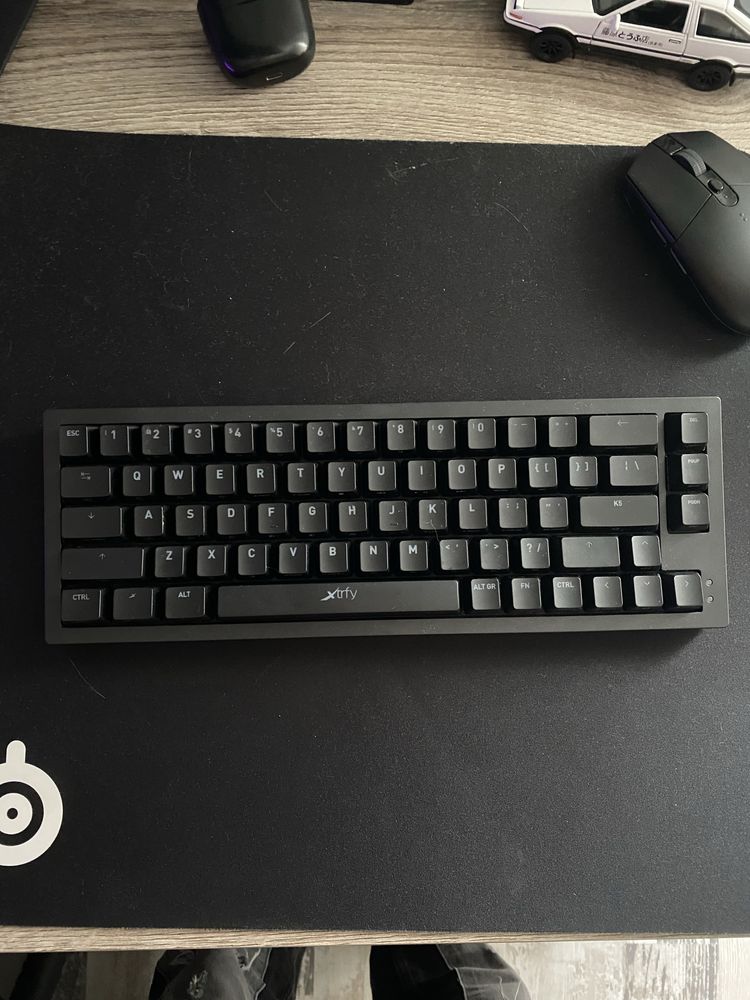 Xtrfy K5 Compact RGB 65% геймърска клавиатура red and white switch