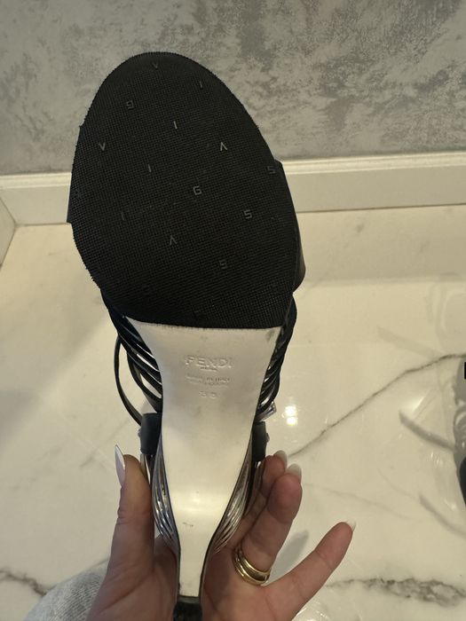 Sandale Fendi originale