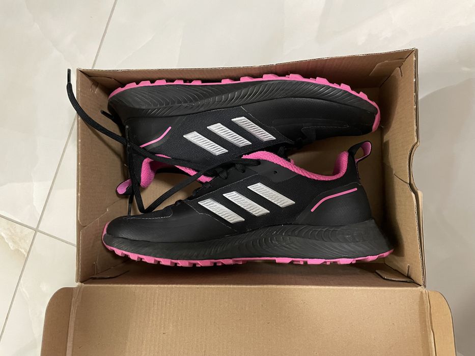 Маратонки addidas 36 номер