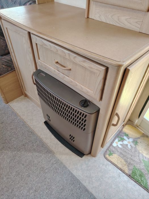 Продава се Каравана LUNAR KING 472