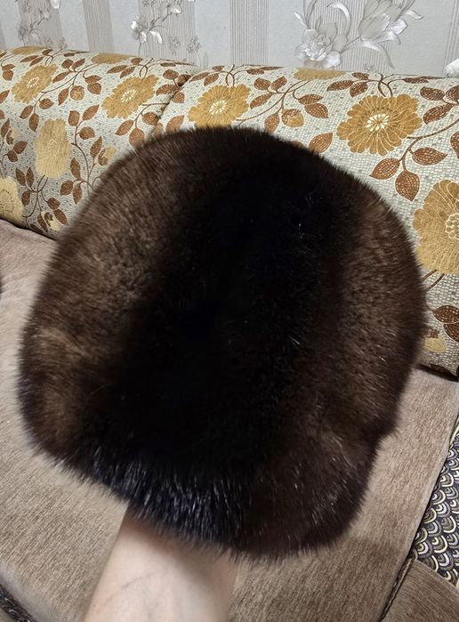 Продам женскую норковую шапку,  практически новая, размер регулируется