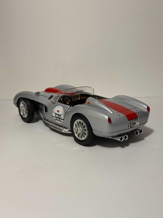 Ferrari 250 Testa Rossa (1957) Bburago 1/18