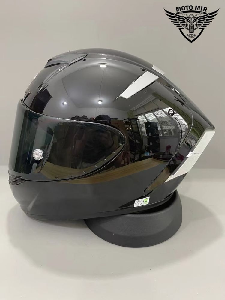 В наличии шлем SHOEI X-Spirit 3   Качество  Размеры:(M).(L).(XL)(2xl)