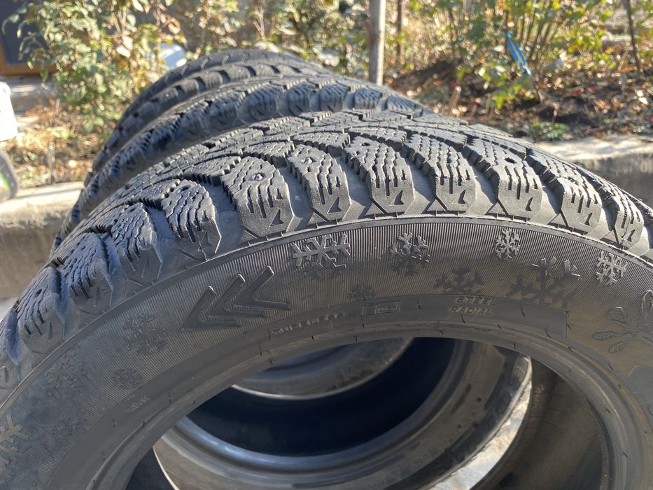 Зимние шины продам