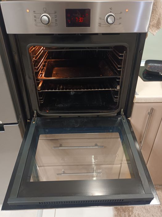 Фурна за вграждане Пирамис