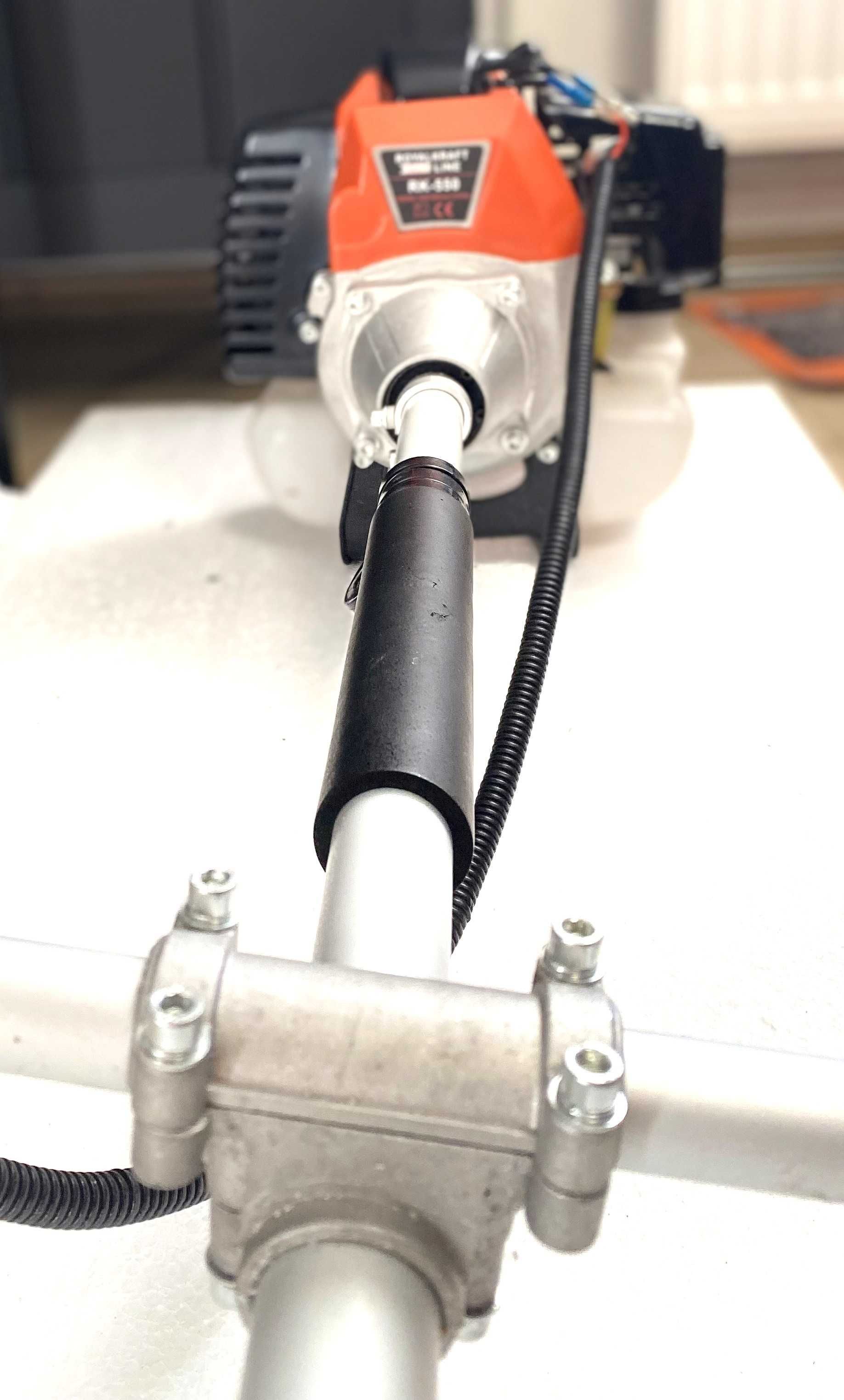 Motocoasa Umerala 5.5 CP, 9000 RPM, Accesorii Incluse, Versatila