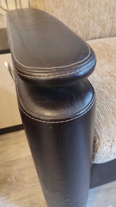 Мягкая мебель. Диван с креслом.