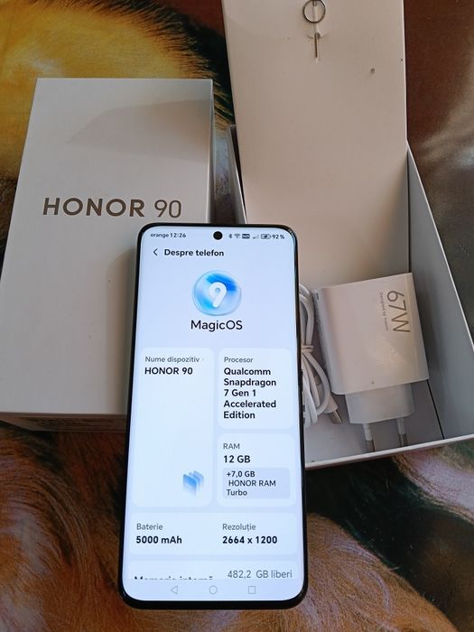 Vând Honor 90-5G-12Gb ram