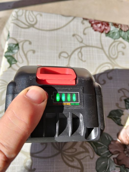 Vând acumulatori  compatibilă Machita