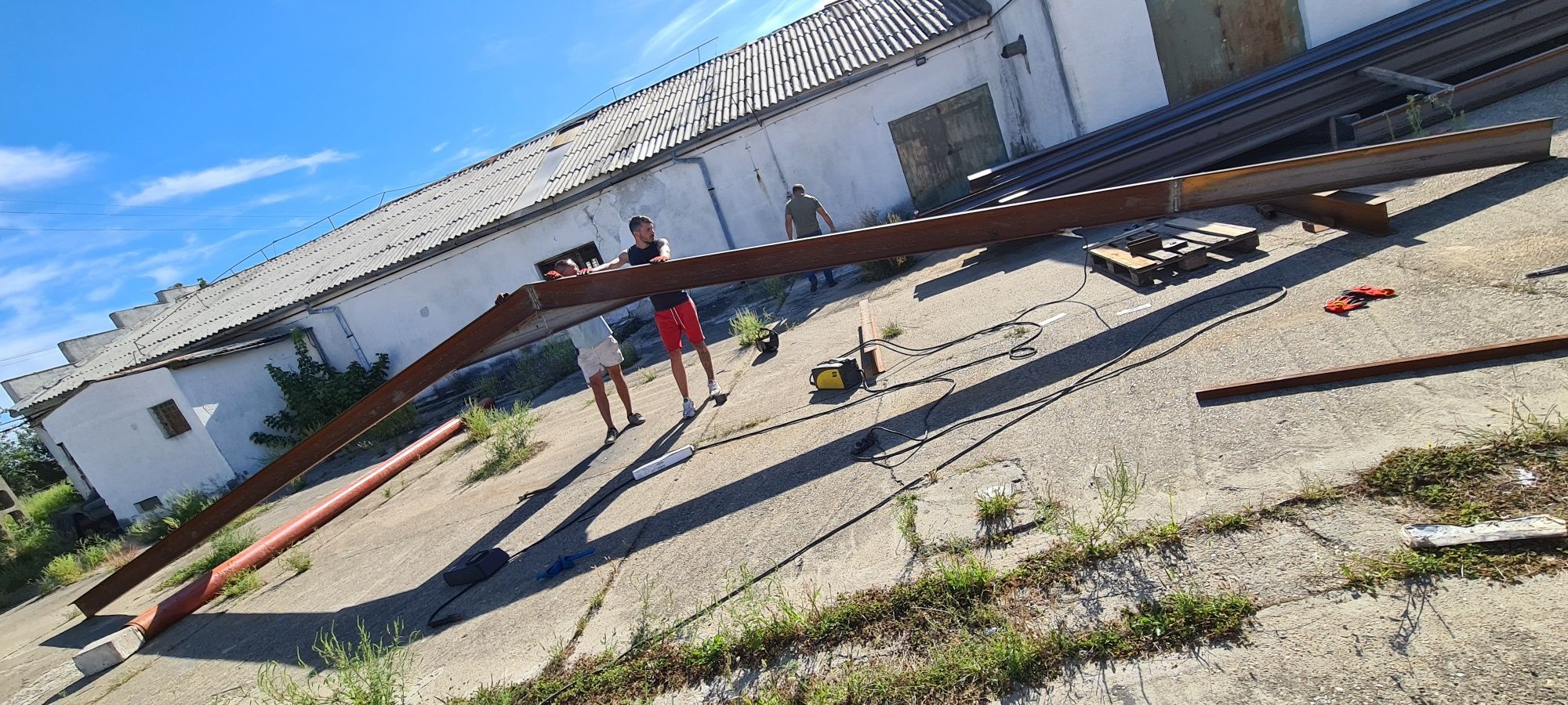 Hala 13x50x6  pret 57de euro mp