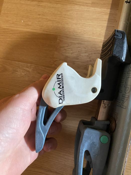 Schiuri de tura cu piei de foca