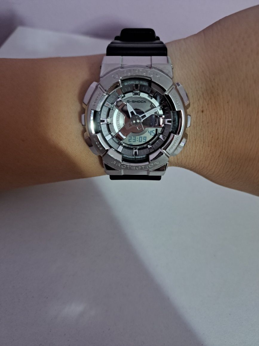 Часовник Casio G-Shock GM-S110-1AER