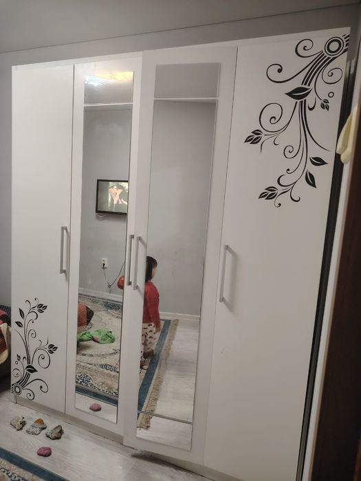 Продам Шкаф хороши состояние