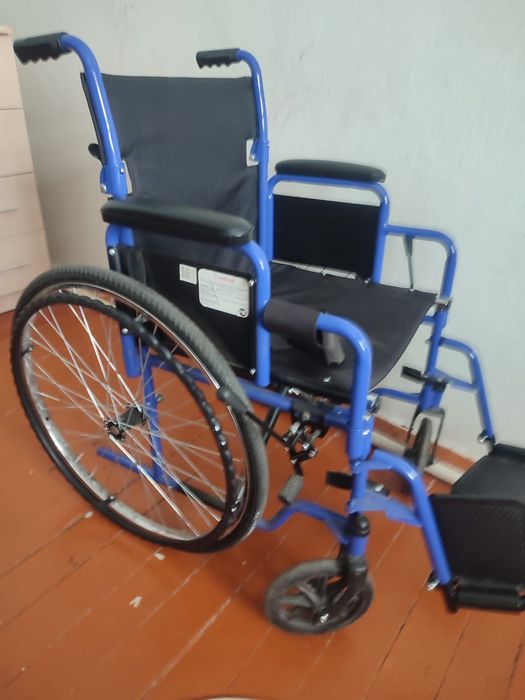 Продам инвалидную коляску