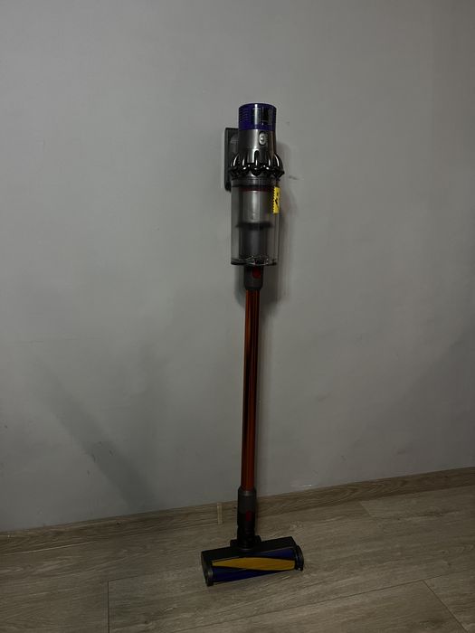 Aspirator Dyson V10
