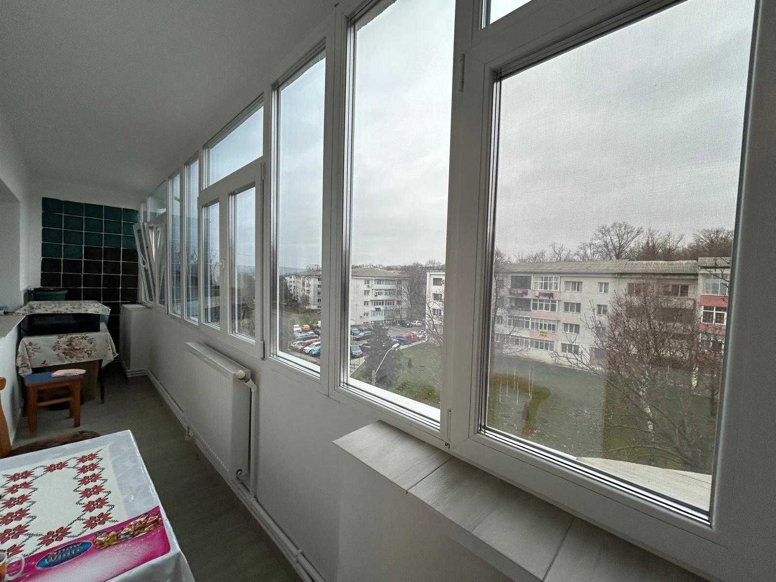 Proprietar - Apartament cu 3 camere, 94 mp, zona PRIMARIE; PRET FIX