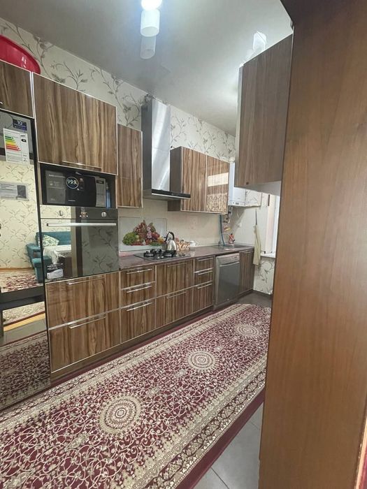 Квартира на 4 этаже два двухкомнатный квартира 140 кв обйеденены