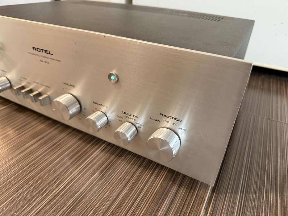 Rotel RA-313 Стерео усилвател