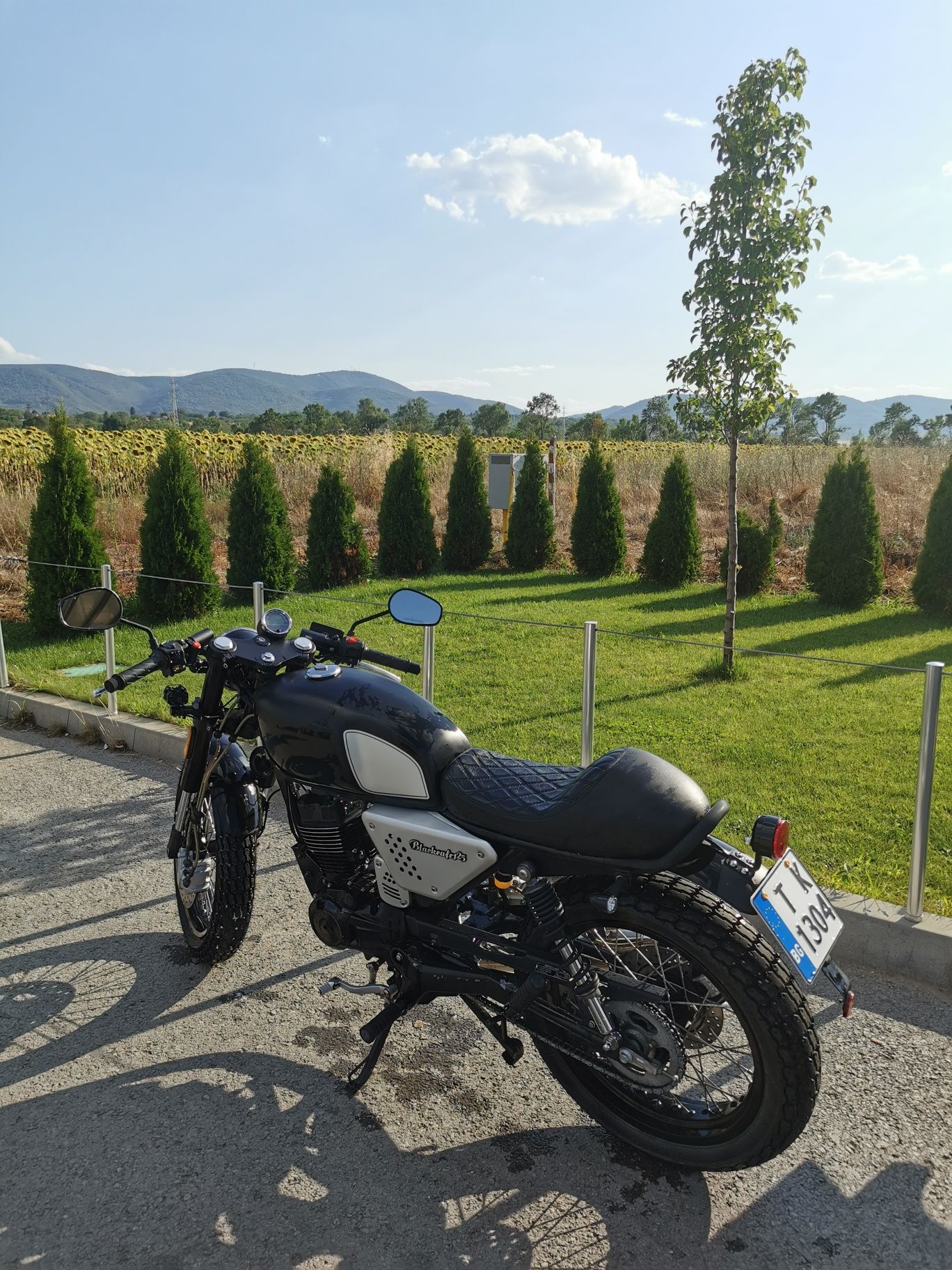 Hanway Blacк Cafе  125