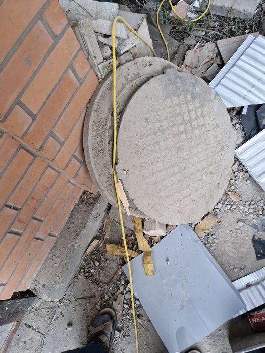 Крышка Люк дорожный чугунный советский