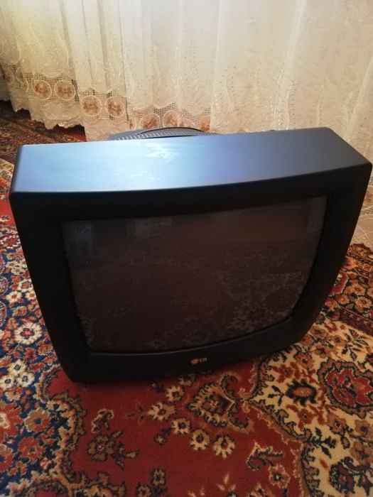 Телевизор LG в отличном состоянии