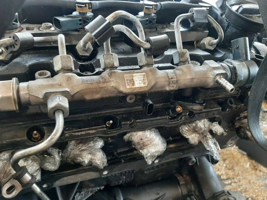 rampa injectoare cu senzori 2.0 tdi cun vw golf 7 audi a3 8v q5 a4 b8 04l089d