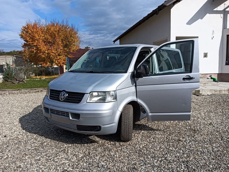 VW Transporter T5 an fabricatie 2009  2.5 tdi 96 KWmotor 2.5 tdi