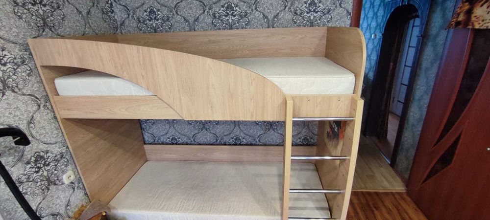 Кровать двух ярусная