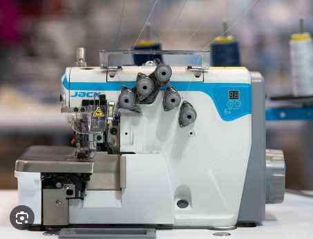 Оверлок JACK  четырехниточный промышленный  модель-Е4S.