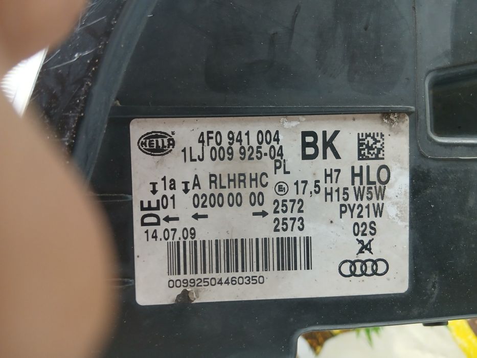 Vând faruri de audi a6 c6 4f