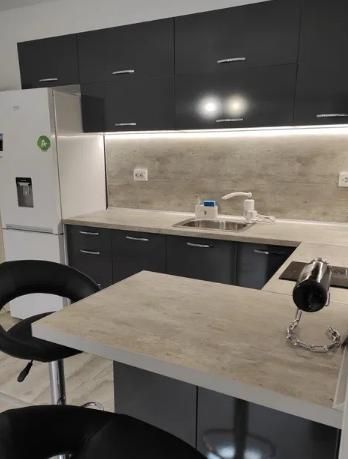 Дава се под наем Двустаен апартамент в Пловдив, Кючук Париж - 75 кв.м за 550 € - Снимка #2