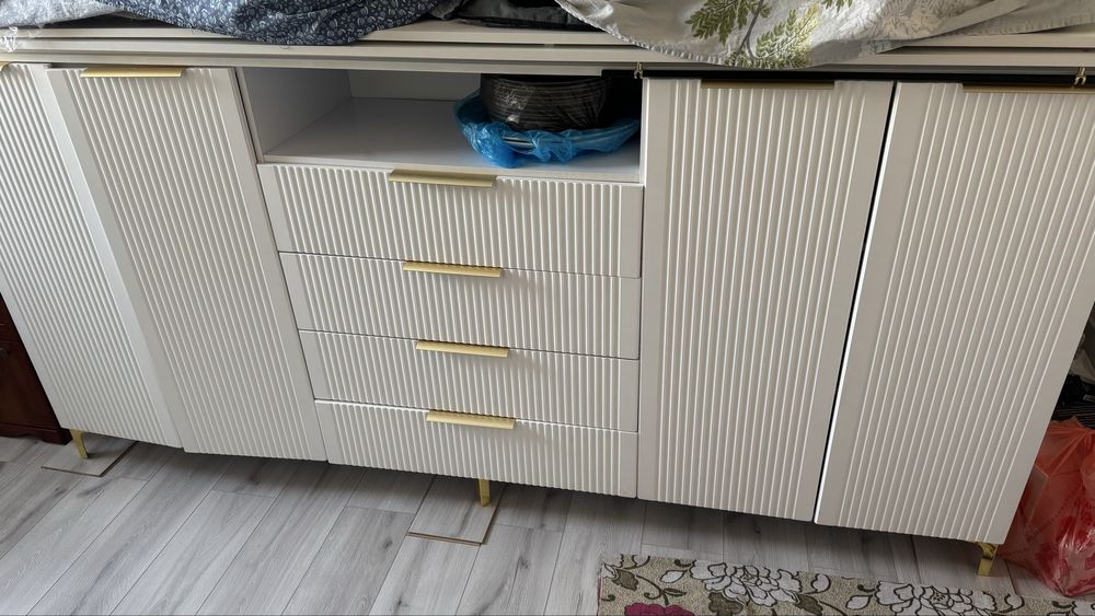 Шкаф.Новый.мдф. Купили за 300000. Продам за 100000