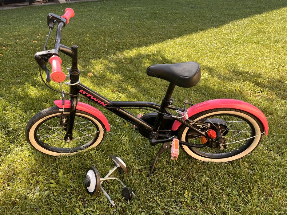 Bicicletă copii cu roți ajutătoare